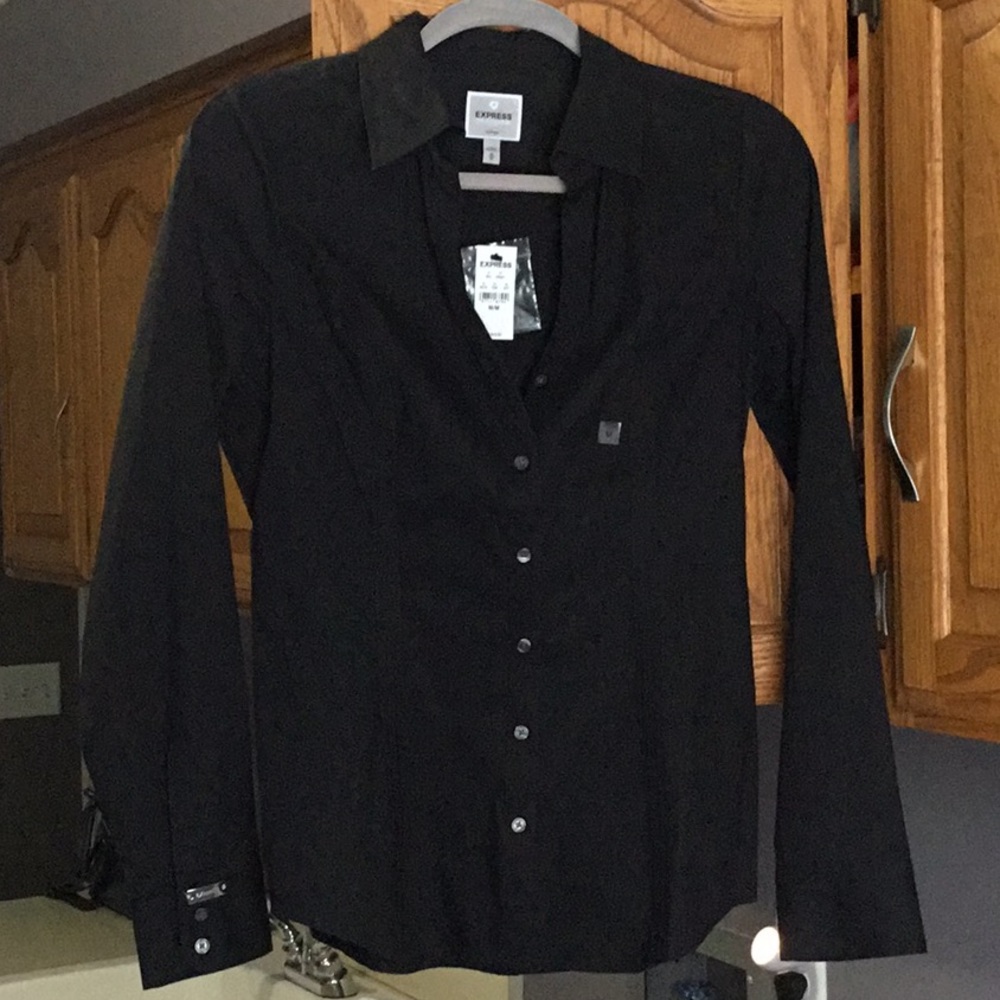 NEW Women’s Express Essentials Shirt, Fitted